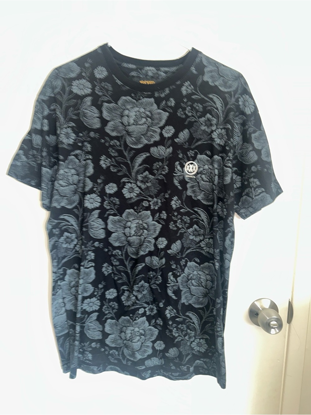 10.Deep Black Floral Short Sleeve Tee with Gray Print